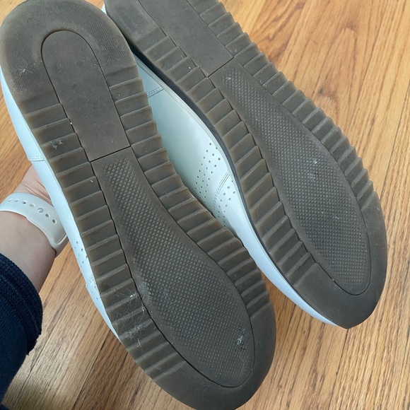 Magnanni Leather Sneakers - Picture 9 of 9